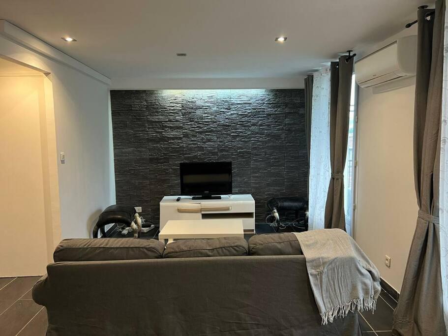Grand Appartement Climatise Et Fonctionnel Marseille Extérieur photo