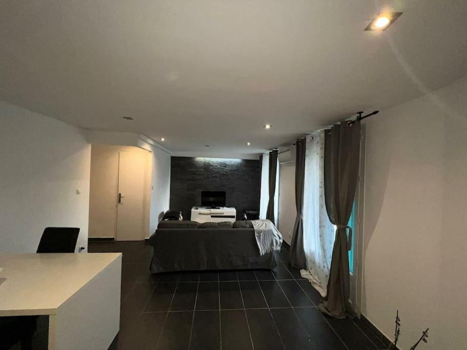 Grand Appartement Climatise Et Fonctionnel Marseille Extérieur photo