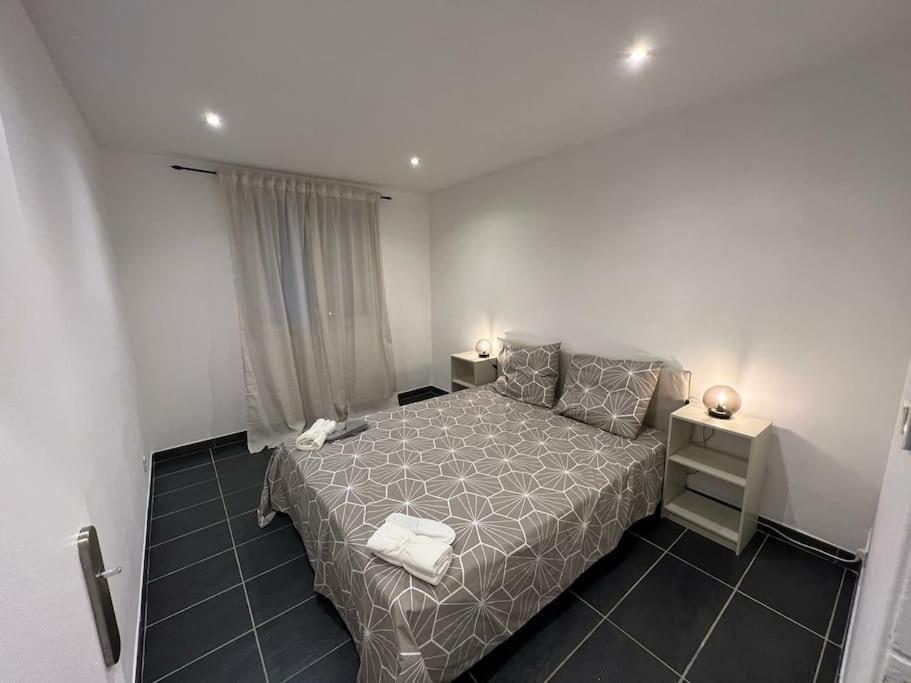Grand Appartement Climatise Et Fonctionnel Marseille Extérieur photo